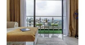 Apartemen Deluks, balkon, pemandangan kota | Wi-Fi gratis