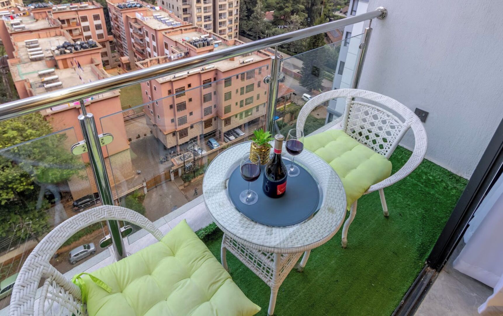 Appartement Deluxe, balcon, vue ville | Restauration extérieure