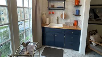 Premium Condo, 1 Bedroom | Private kitchen | Fridge, microwave, oven, stovetop
