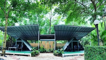 Double Room, Balcony, Courtyard View | Property grounds