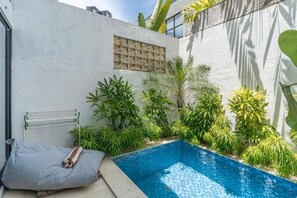 Hồ bơi ngoài trời 