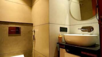 Shower, towels, soap, shampoo