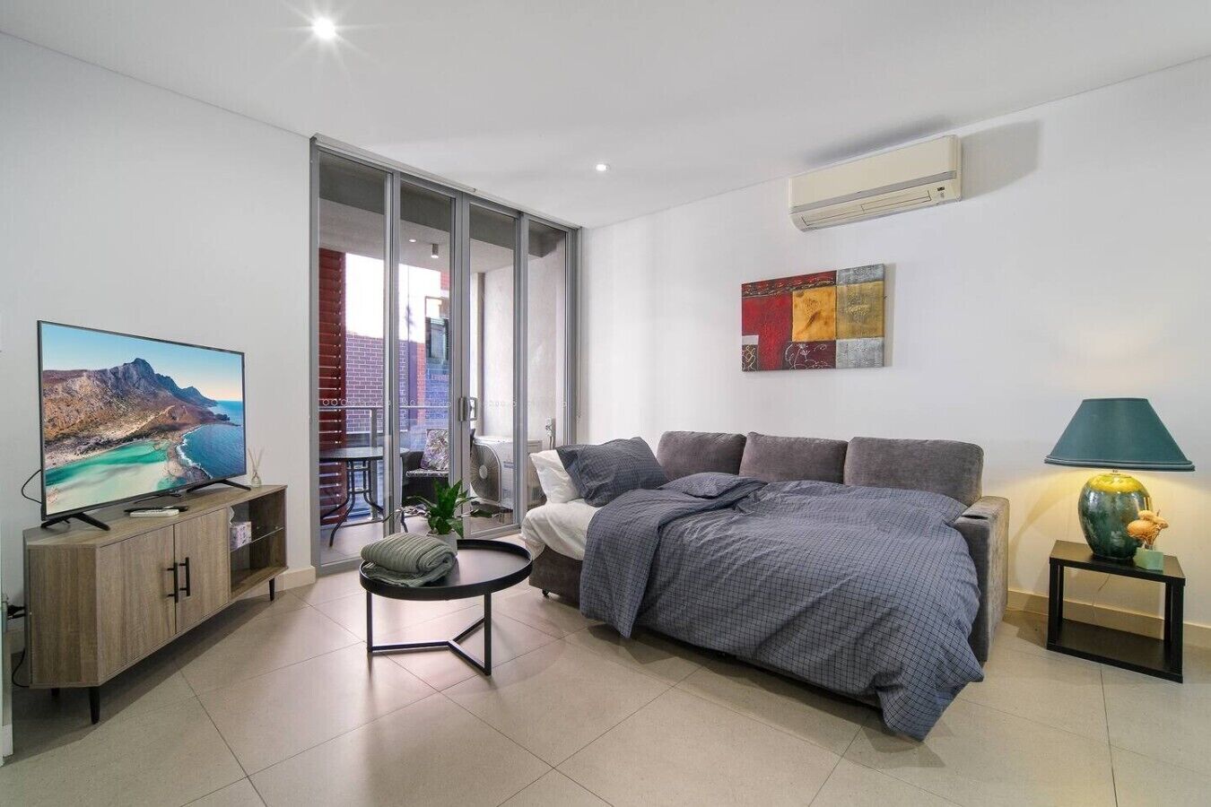 2 bedrooms, iron/ironing board, travel cot, WiFi