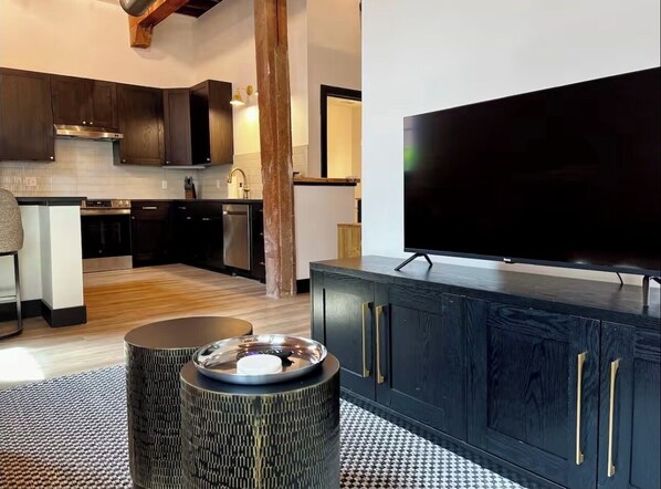 Private kitchen - Brick & Bed - Arch, Casino, Convention Center, T-410 (St. Louis)