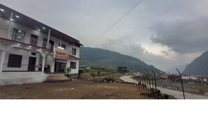 Exterior - Swastik Hotel and Restaurant (Banglo Ki Kandi)