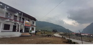 Exterior - Swastik Hotel and Restaurant (Banglo Ki Kandi)