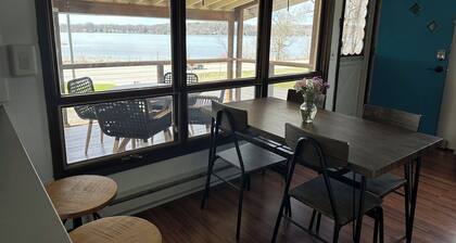 4-Bedroom Cozy & Spacious Lake Cottage in Pardeeville, WI - Sleeps 8