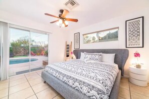 Room - Poolside Chic: Large Group Getaway! Wow (Tucson)