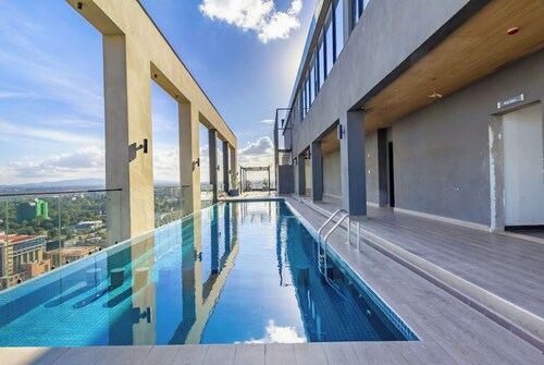 Luxe 1BR Apartment at Altura -2210