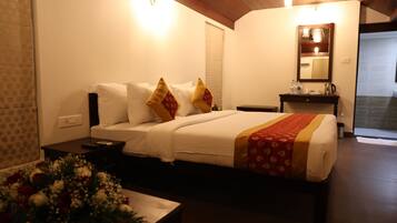 Deluxe Double Room, 1 King Bed | Free WiFi