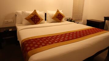 Deluxe Double Room, 1 King Bed | Free WiFi