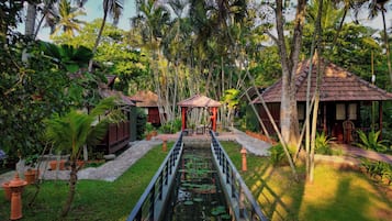 10 piscinas externas
