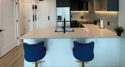 FIFA World Cup HQ, Luxury King 1bdrm condo, OpenBar-Skyline view