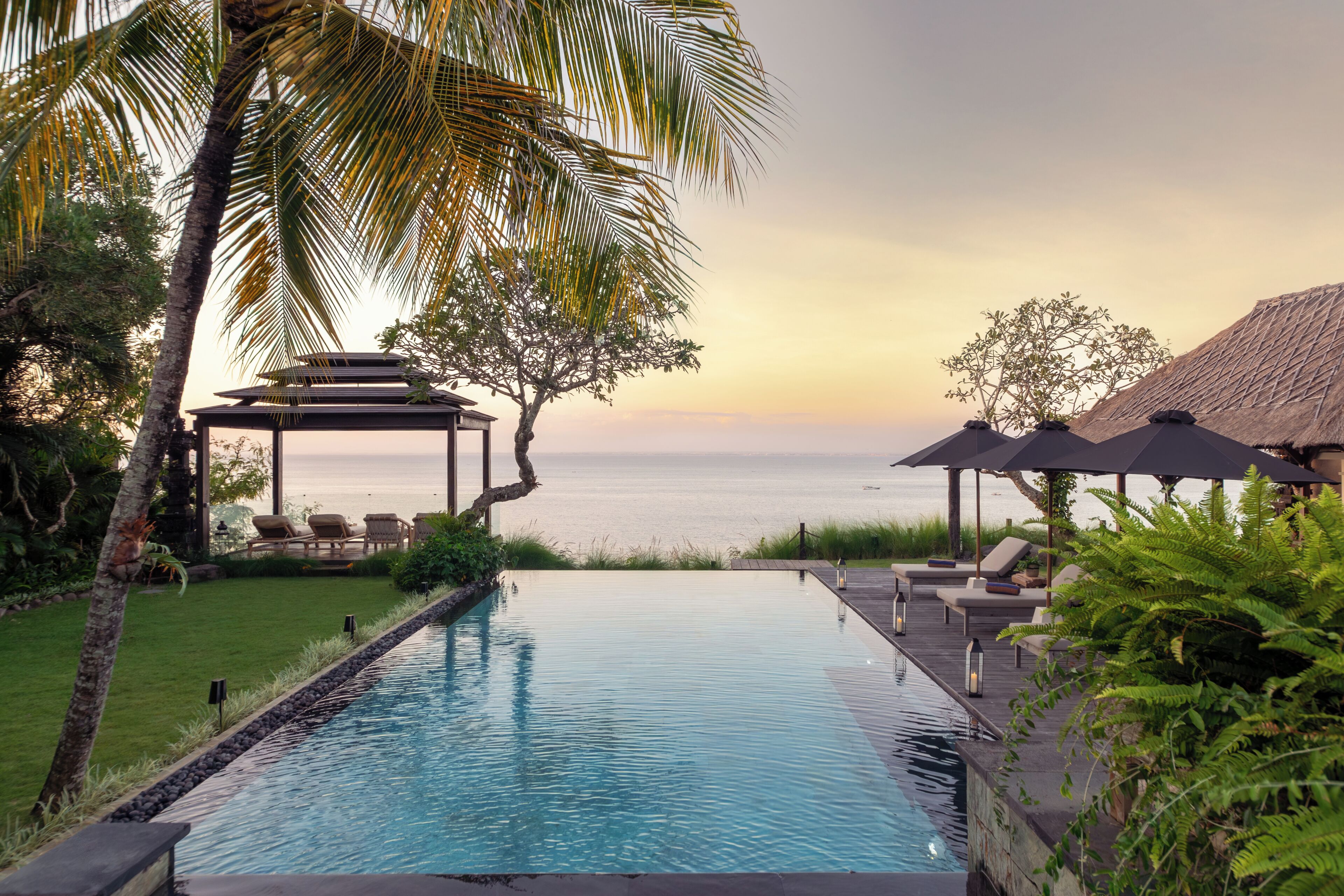 Outdoor pool, pool umbrellas, sun loungers