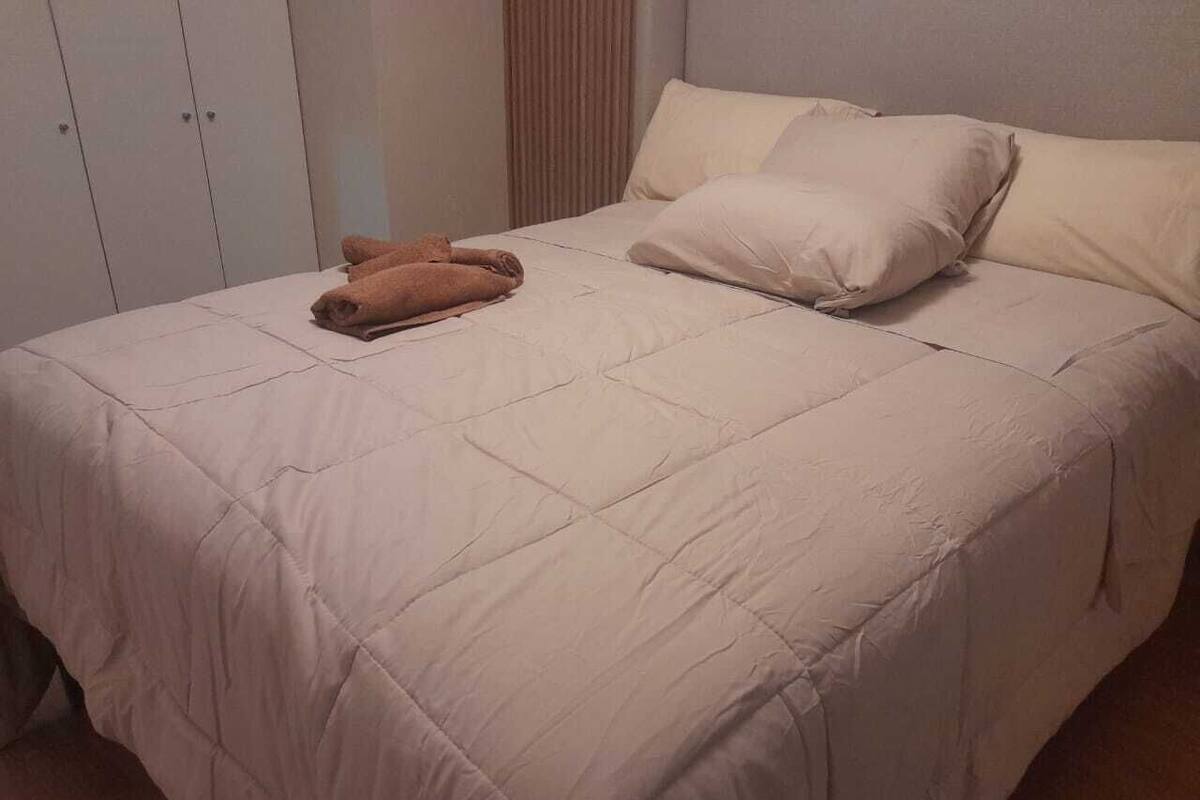Classic Room | Desk, laptop workspace, free WiFi