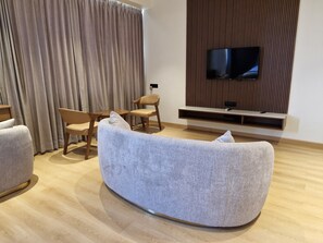 Luxury Suite | Living area - GREEN FUSION (Surat)