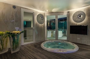 Interior - Cliff Edge Villa (Cap-d'Ail)