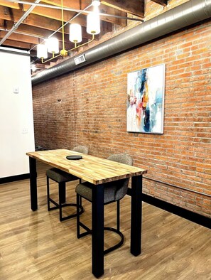 Dining - Brick & Bed - Cheery Riverfront Loft Walk to Arch (St. Louis)