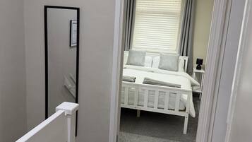 3 bedrooms, iron/ironing board, WiFi, bed sheets