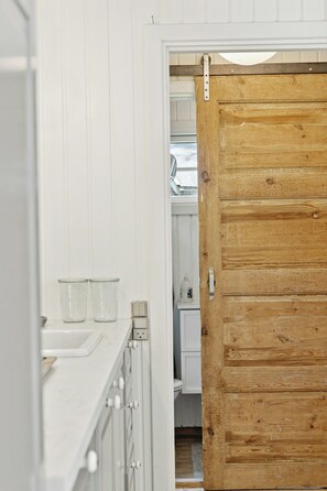 Interior - Authentic wooden house with wild garden (Grevinge)