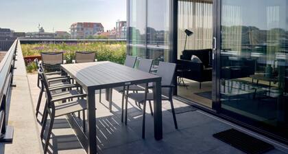 Corner Apartment With Harbor Views