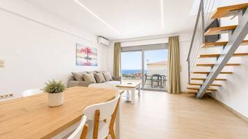 Dúplex de lujo, vistas al mar | Zona de estar