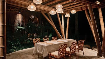 Economy Chalet | Outdoor dining