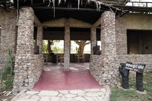 Outdoor dining - Bhuvan Aarogyam Vanvaasi  (Chandranagar)