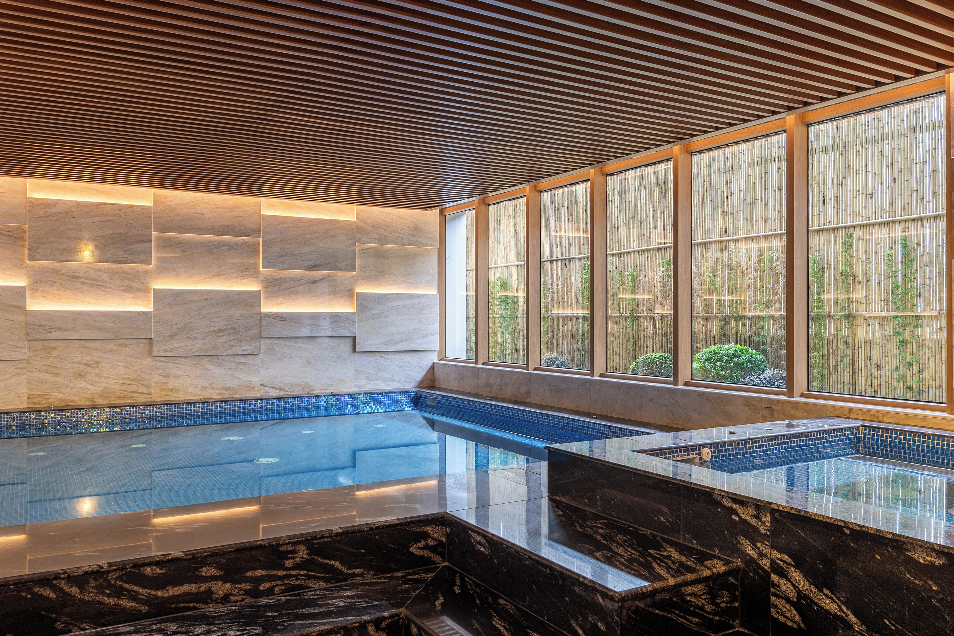 Indoor spa tub