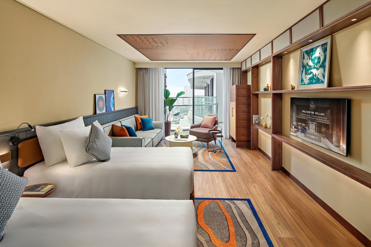 Phòng | Minibar với thức uống miễn phí, két bảo mật tại phòng, bàn