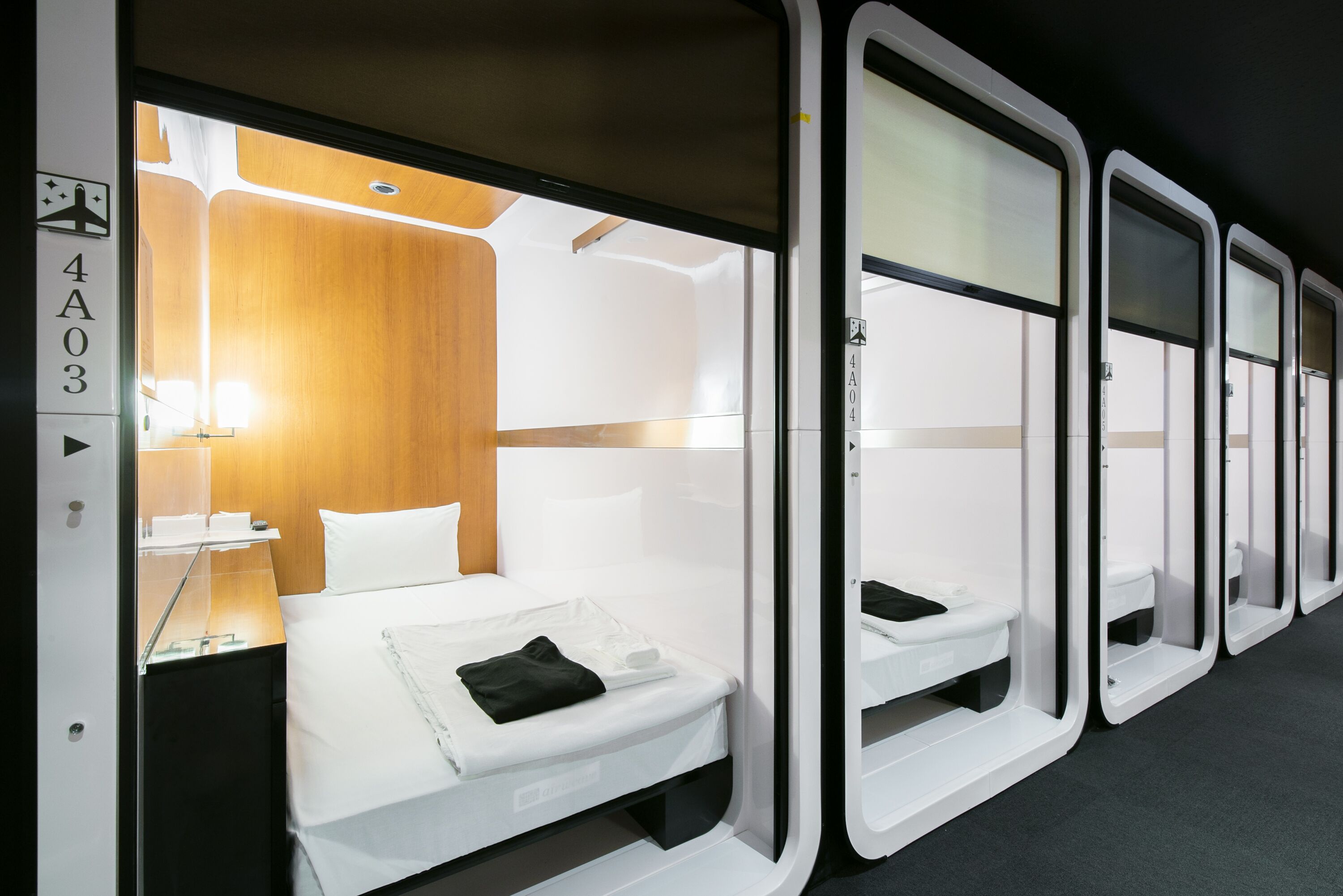 Chambre Simple, hommes uniquement