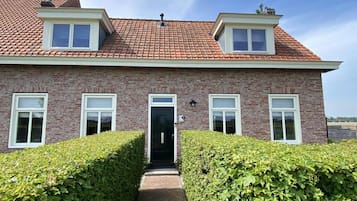 Villa | Exterior