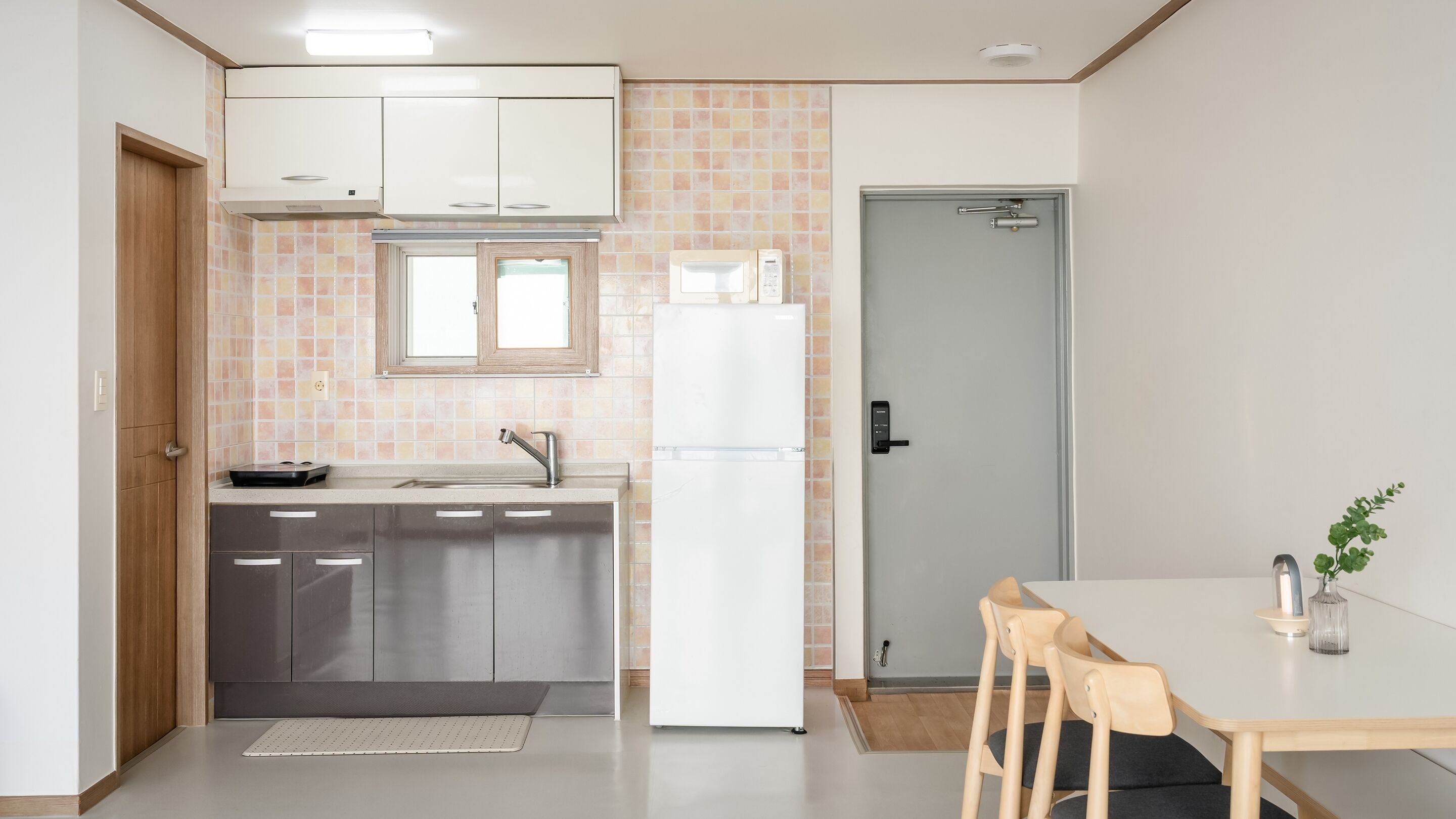 Basic Room, 1 Bedroom (ROOM 202 (Ocean View)) | 1 bedroom, free WiFi