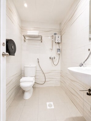 Luxury Room | Bathroom - Amrise Hotel Geylang (Singapore)