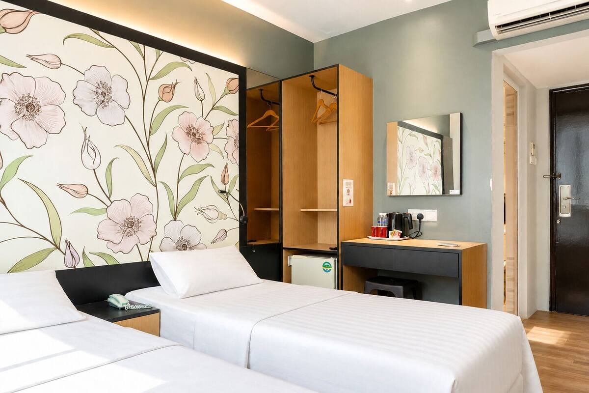 Phòng đôi hoặc 2 giường đơn Deluxe | Minibar, bàn, khu vực làm việc phù hợp cho laptop