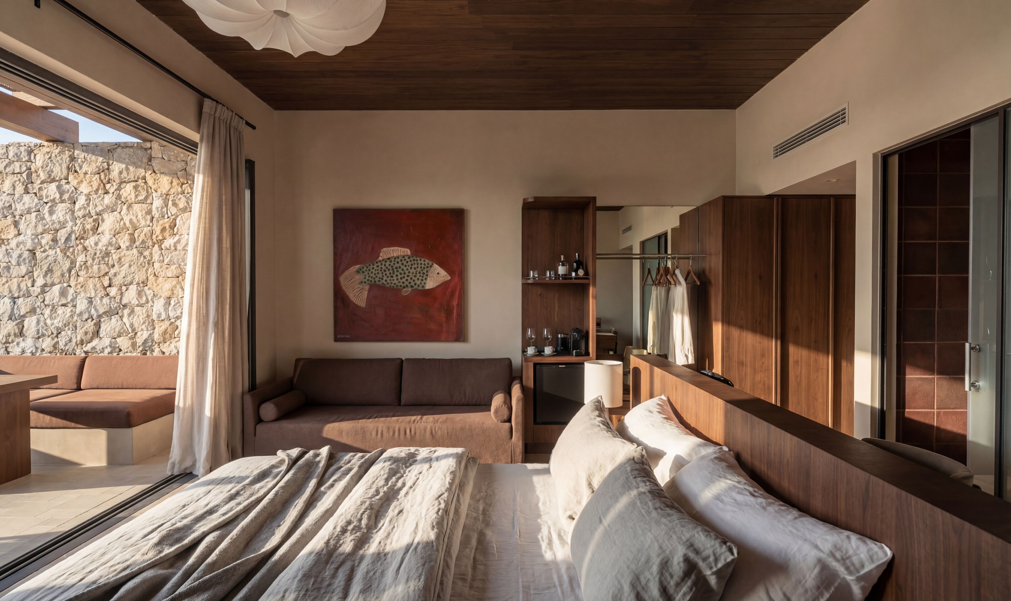 Suite Exclusive, vista mare | Cassaforte in camera, una scrivania, postazione laptop, tende oscuranti