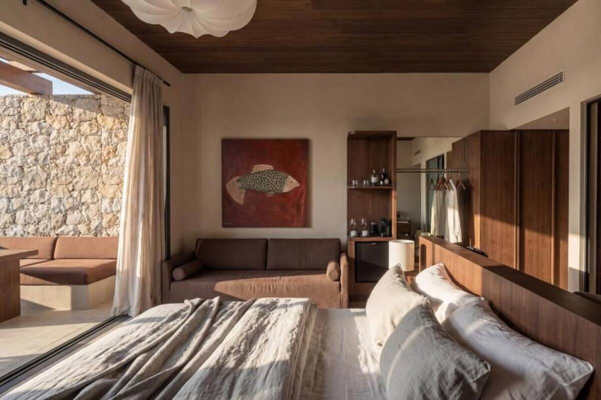 In-room safe, desk, laptop workspace, blackout drapes