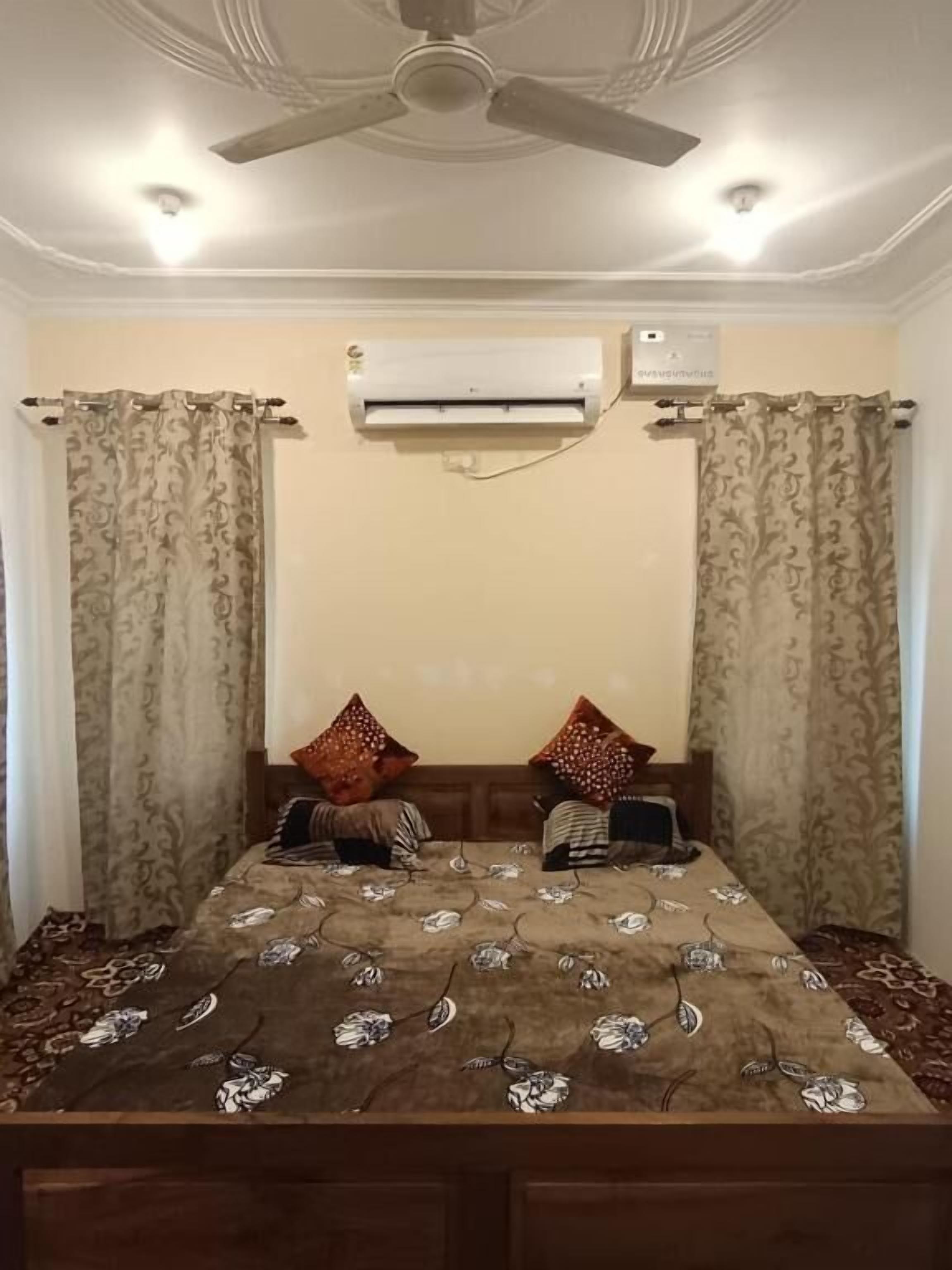 Quarto casal luxo, vista para a cidade | Wi-Fi de cortesia