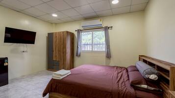 12 bedrooms, internet, bed sheets
