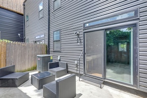 Terrace/patio - 6 Mi to Center City Philly! WFH-Friendly Townhome (Philadelphia)
