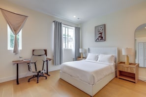 Room - 6 Mi to Center City Philly! WFH-Friendly Townhome (Philadelphia)
