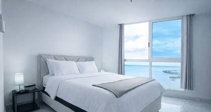 Luxury Oceanview Room • Rooftop • Pool