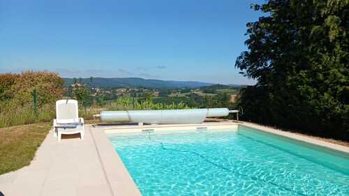 Farmhouse vacation rental with a pool
