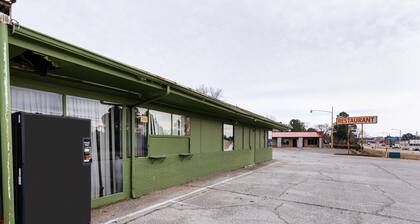 2 Full Bed Smoking | Holly Springs MS