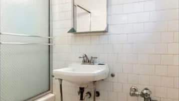 Shower, towels