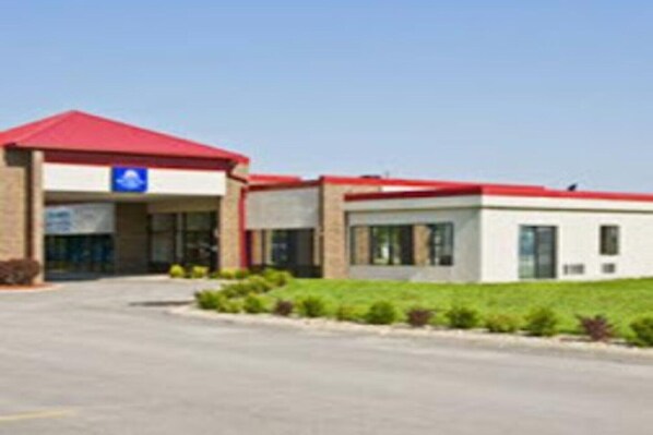 Exterior - King Bed|Smoking|Hesston (Hesston, KS)
