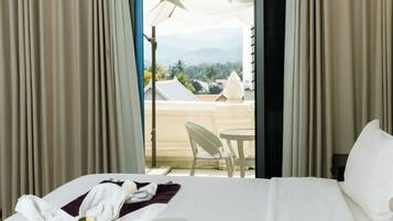 Luxury Double or Twin Room, Hill View | Egyptian cotton sheets, premium bedding, down comforters