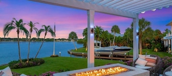 Casey Key Paradise~Private Beach~Gulf to Bay