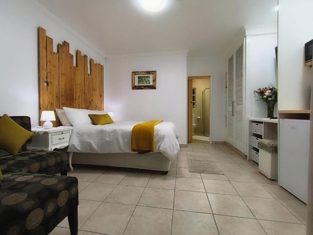 Chambre Double Confort, patio, vue jardin | Fer et planche à repasser, Wi-Fi gratuit