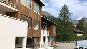 Unclassified image, 2 of 8, button - STUDIO LA FOUX D'ALLOS (Allos)